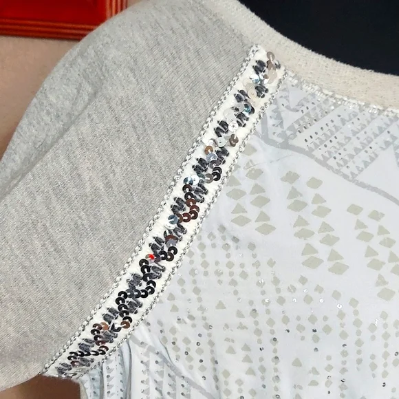 NWT Women's Jolt For Vanity Gray Aztec Patterned Sheer Knit Top - Picture 9 of 12